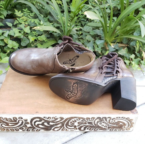 Sassy Corsetted Freebird Distressed Leather Bootie - Picture 16 of 16